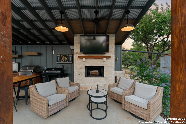 Listing photo id 69 for 1257 Adyson Ridge