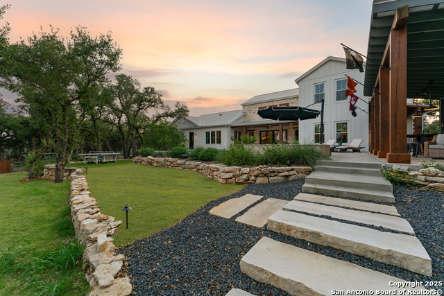Listing photo id 72 for 1257 Adyson Ridge