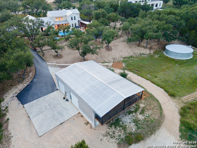 Listing photo id 73 for 1257 Adyson Ridge