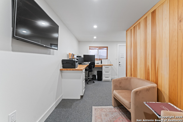 Listing photo id 86 for 1257 Adyson Ridge