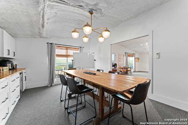 Listing photo id 89 for 1257 Adyson Ridge