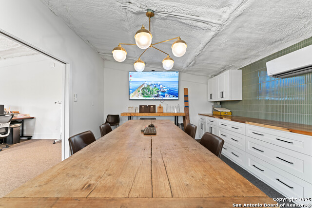 Listing photo id 90 for 1257 Adyson Ridge