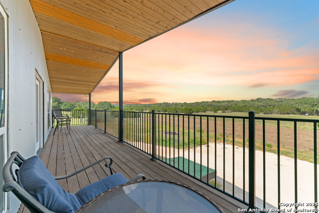 Listing photo id 91 for 1257 Adyson Ridge