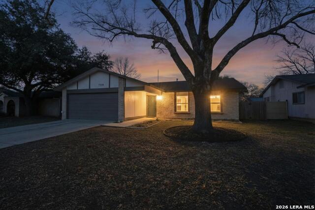 Image 4 of 37 For 7219 Spring Drops