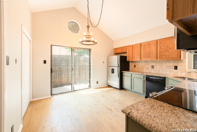 Image 5 of 12 For 16817 Brookwood