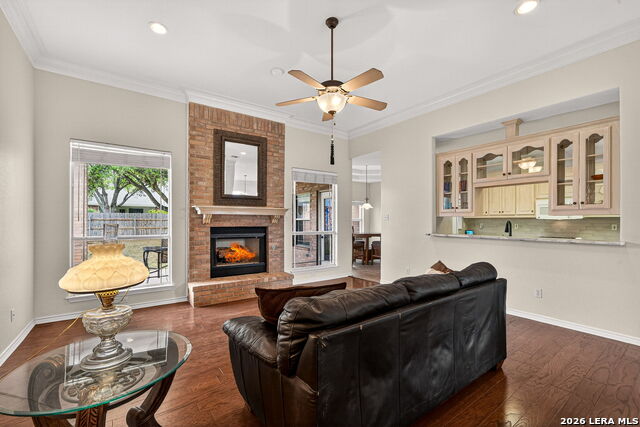 Listing photo id 8 for 1242 Loma Verde Dr