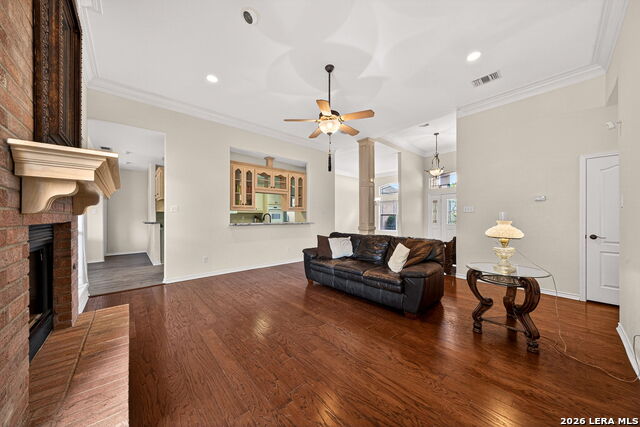 Listing photo id 9 for 1242 Loma Verde Dr