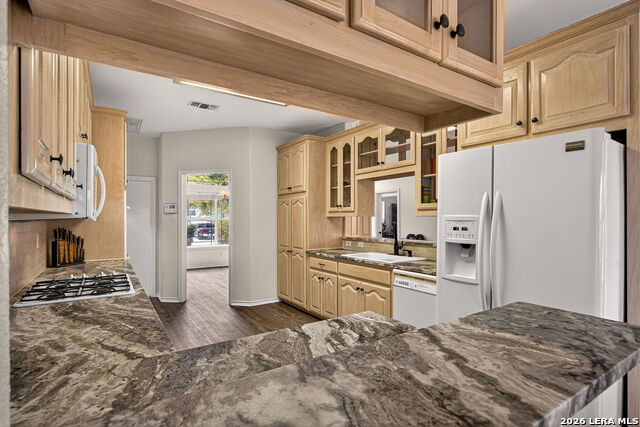 Listing photo id 10 for 1242 Loma Verde Dr