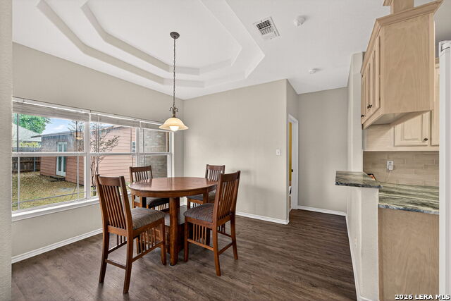 Listing photo id 13 for 1242 Loma Verde Dr