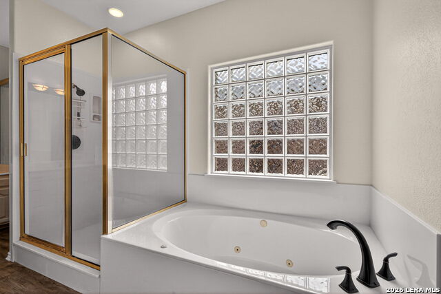 Listing photo id 15 for 1242 Loma Verde Dr