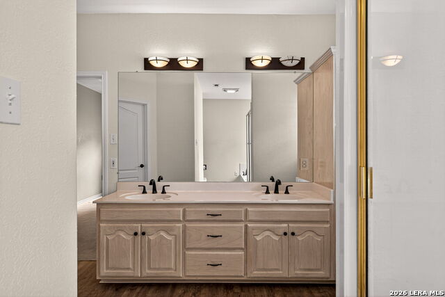 Listing photo id 16 for 1242 Loma Verde Dr