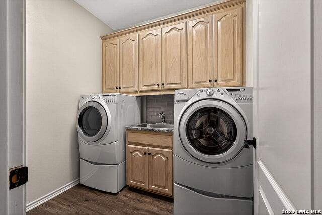 Listing photo id 21 for 1242 Loma Verde Dr