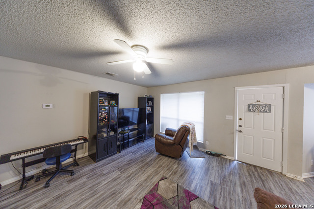 Image 10 of 21 For 1211 Churing