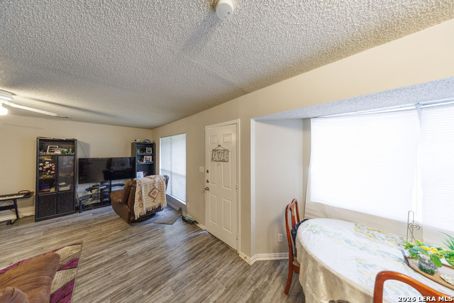 Image 8 of 21 For 1211 Churing