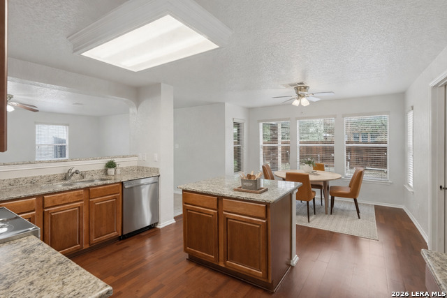 Image 10 of 39 For 11004 Forest Pass