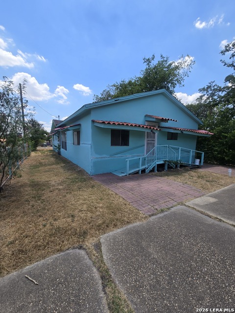 Listing photo id 0 for 2603 Arbor Pl