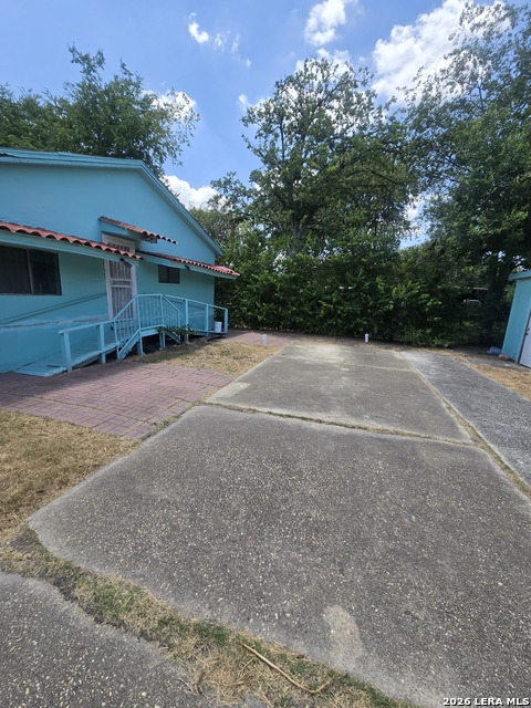 Listing photo id 1 for 2603 Arbor Pl