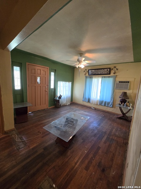 Listing photo id 6 for 2603 Arbor Pl