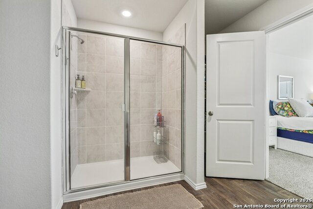 Image 34 of 42 For 116 Middle Green