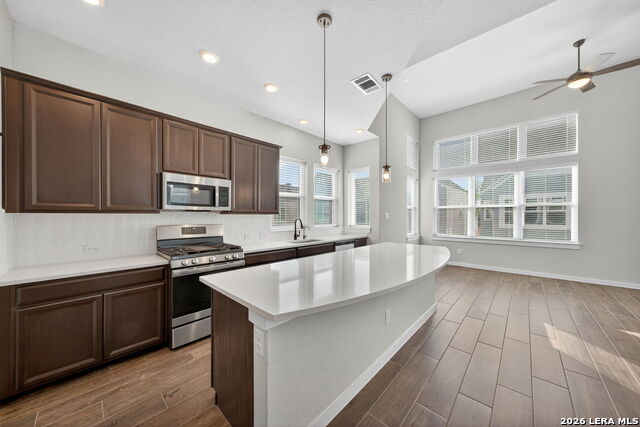 Image 10 of 38 For 5843 Whitby  Unit 34