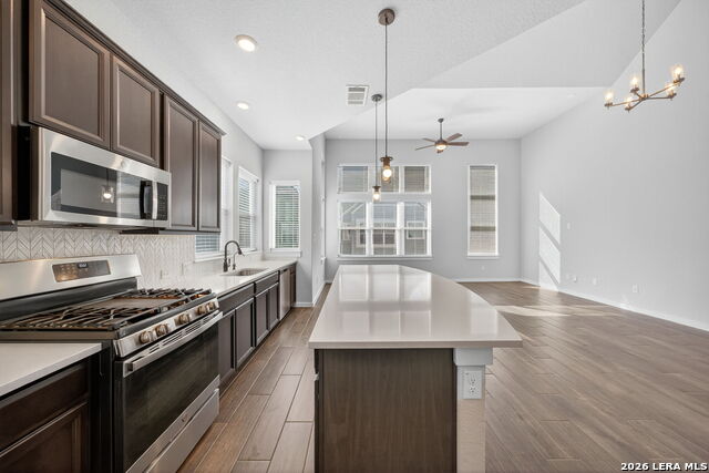 Image 9 of 38 For 5843 Whitby  Unit 34