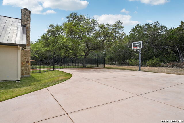 Image 22 of 56 For 10411 Eiche Circle