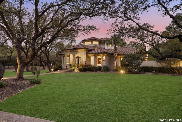 Image 14 of 77 For 1 Belcourt Pl