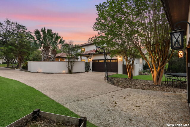 Image 7 of 77 For 1 Belcourt Pl