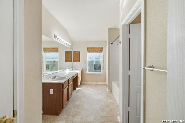 Image 20 of 32 For 4966 Augusta Square