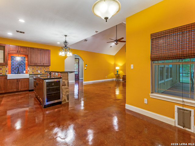 Listing photo id 10 for 11154 Moorway