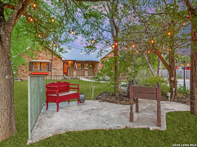 Listing photo id 0 for 11154 Moorway