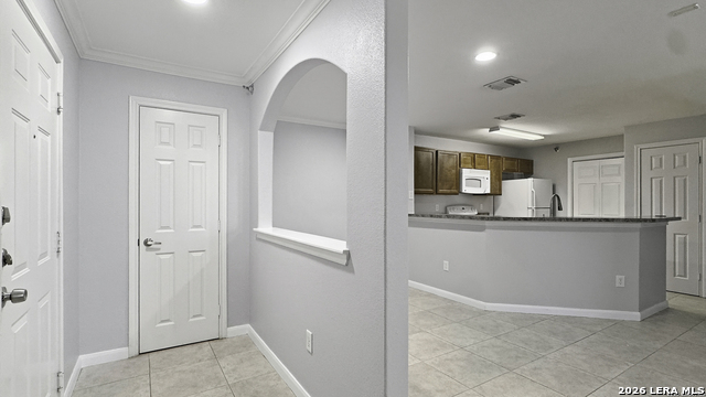 Listing photo id 2 for 7323 Snowden  3302