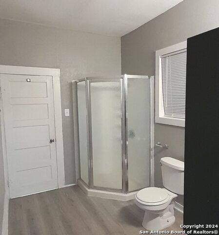 Image 6 of 14 For 403 Terrell Ave  5