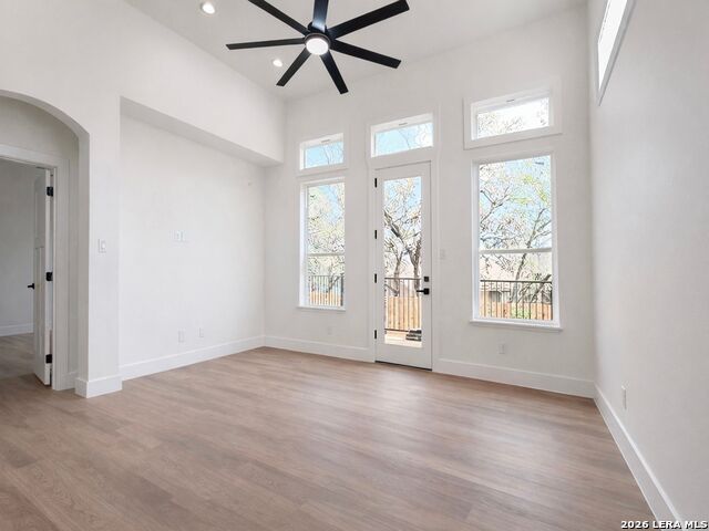 Image 15 of 41 For 2835 Moncayo