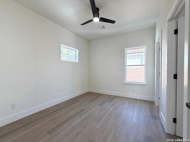 Image 34 of 41 For 2835 Moncayo