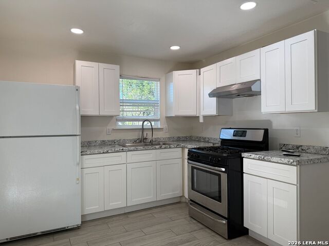 Image 3 of 11 For 166 El Monte  3