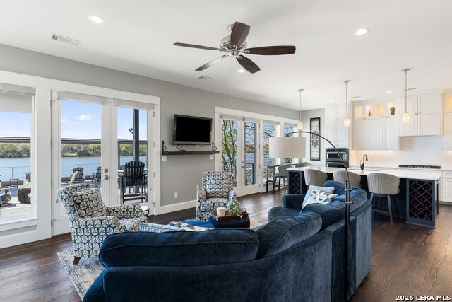 Image 13 of 37 For 926 Scenic  