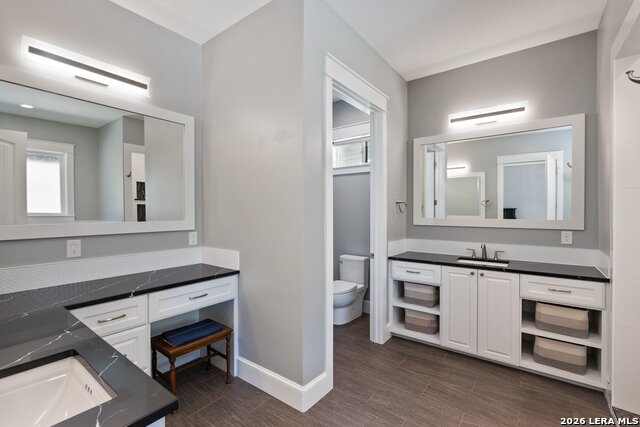 Image 22 of 37 For 926 Scenic  