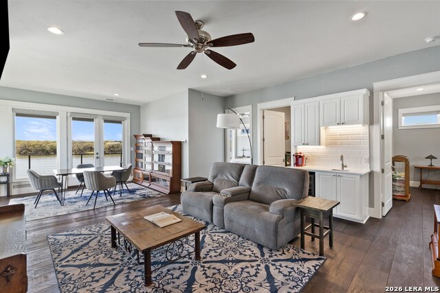 Image 25 of 37 For 926 Scenic  