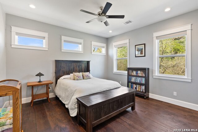 Image 27 of 37 For 926 Scenic  