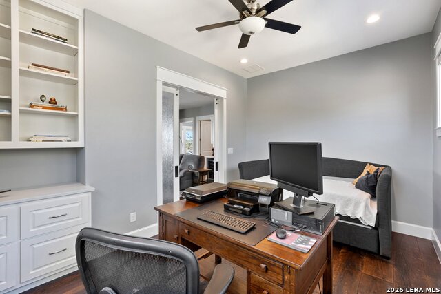 Image 31 of 37 For 926 Scenic  