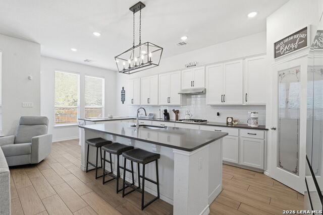 Image 10 of 36 For 1646 Pitcher