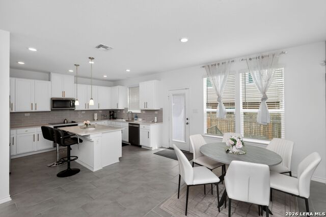 Image 14 of 31 For 14839 Vance Jackson  Unit 701