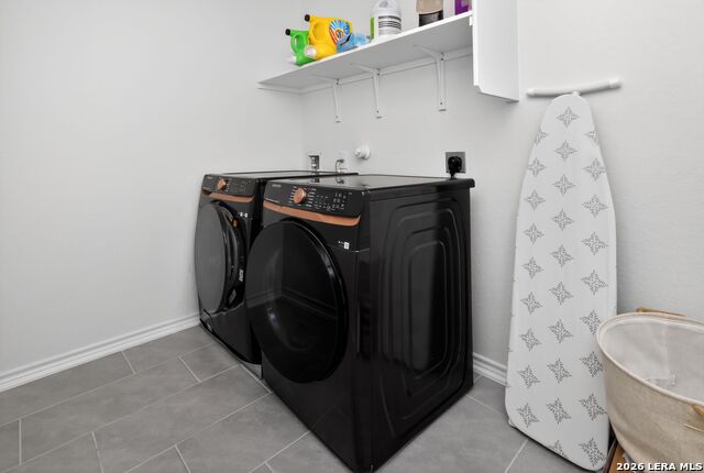 Image 27 of 31 For 14839 Vance Jackson  Unit 701