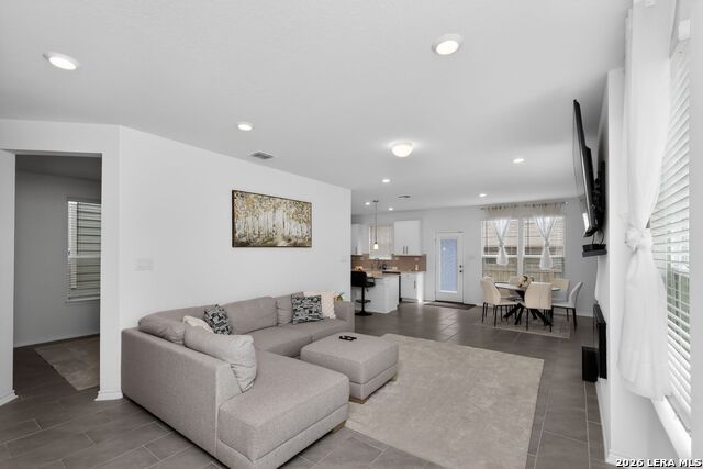 Image 6 of 31 For 14839 Vance Jackson  Unit 701