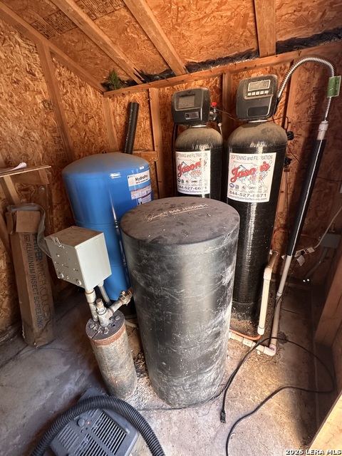 Image 32 of 59 For 885 Brushy Creek