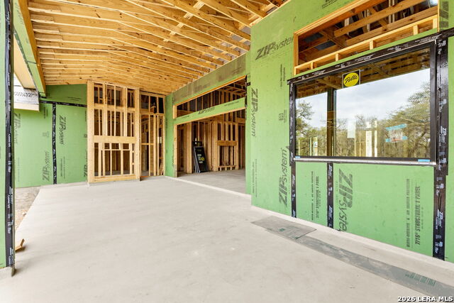 Image 15 of 28 For 5697 Comal Vista