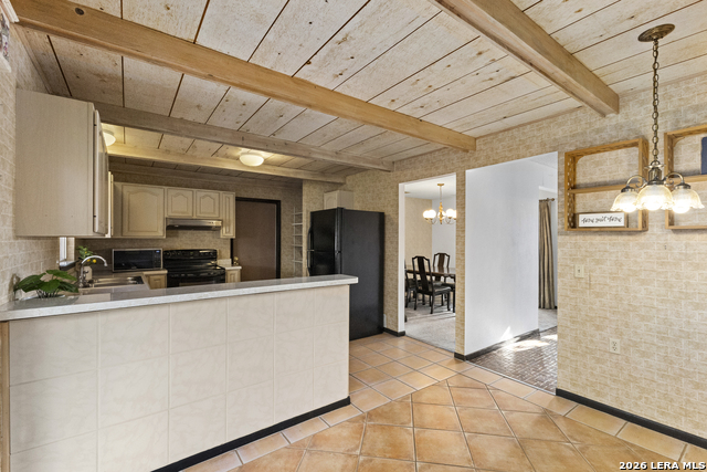 Image 15 of 46 For 13207 De La Vista