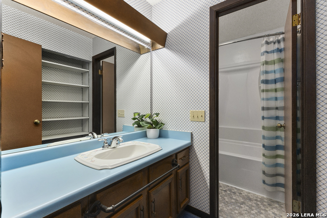 Image 35 of 46 For 13207 De La Vista