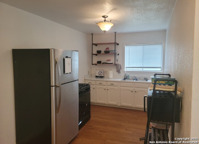 Image 6 of 11 For 925 4th St  